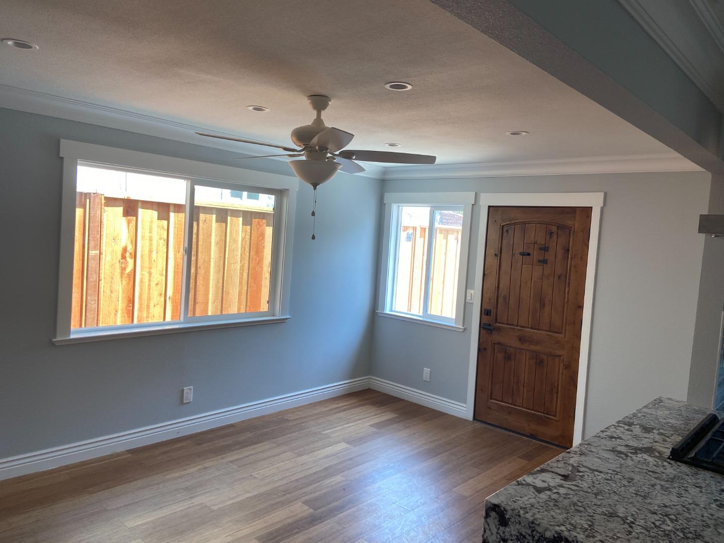 Detail Gallery Image 3 of 12 For 1133 Jervis Ave, East Palo Alto,  CA 94303 - 2 Beds | 1 Baths