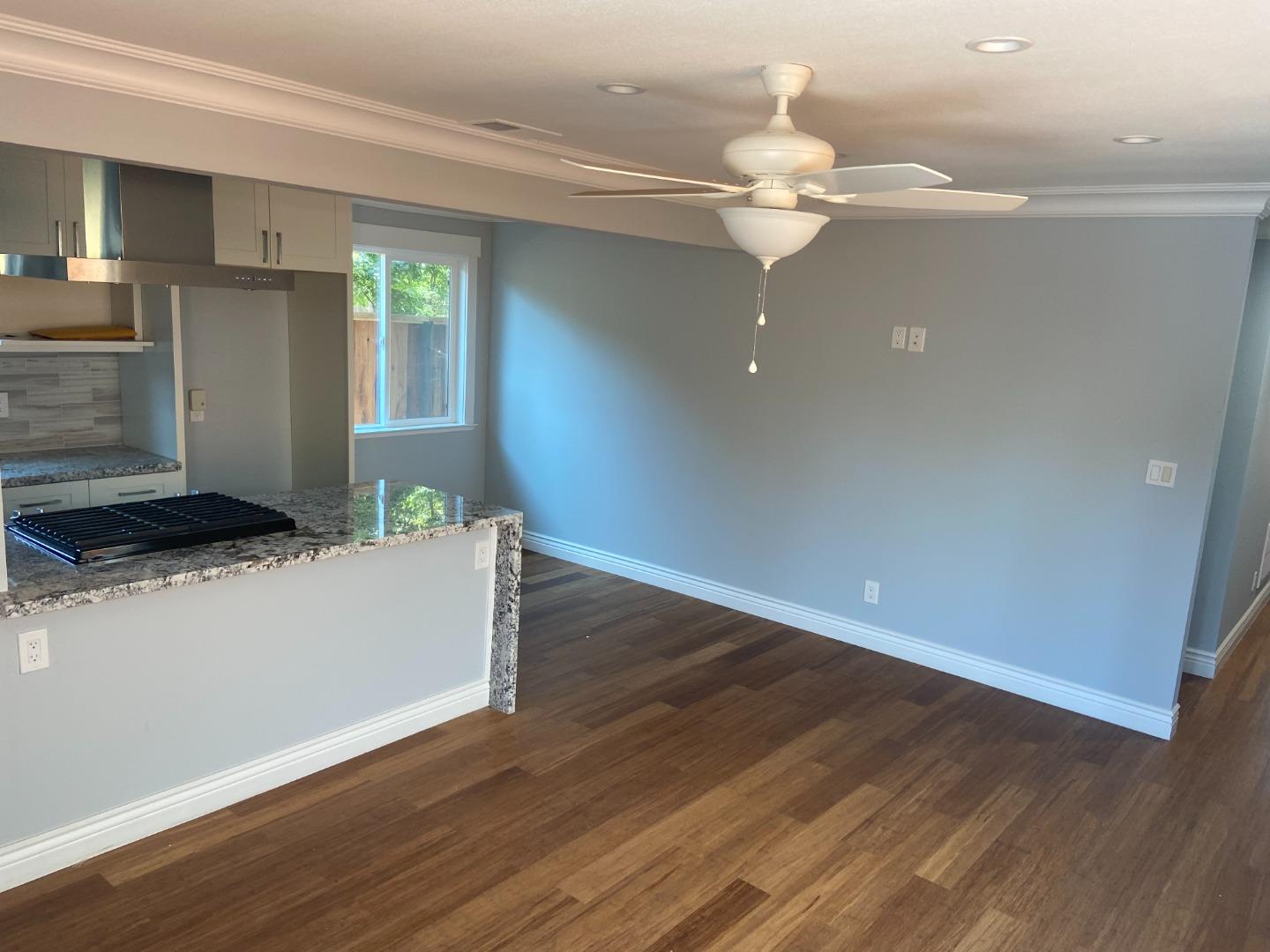 Detail Gallery Image 4 of 12 For 1133 Jervis Ave, East Palo Alto,  CA 94303 - 2 Beds | 1 Baths