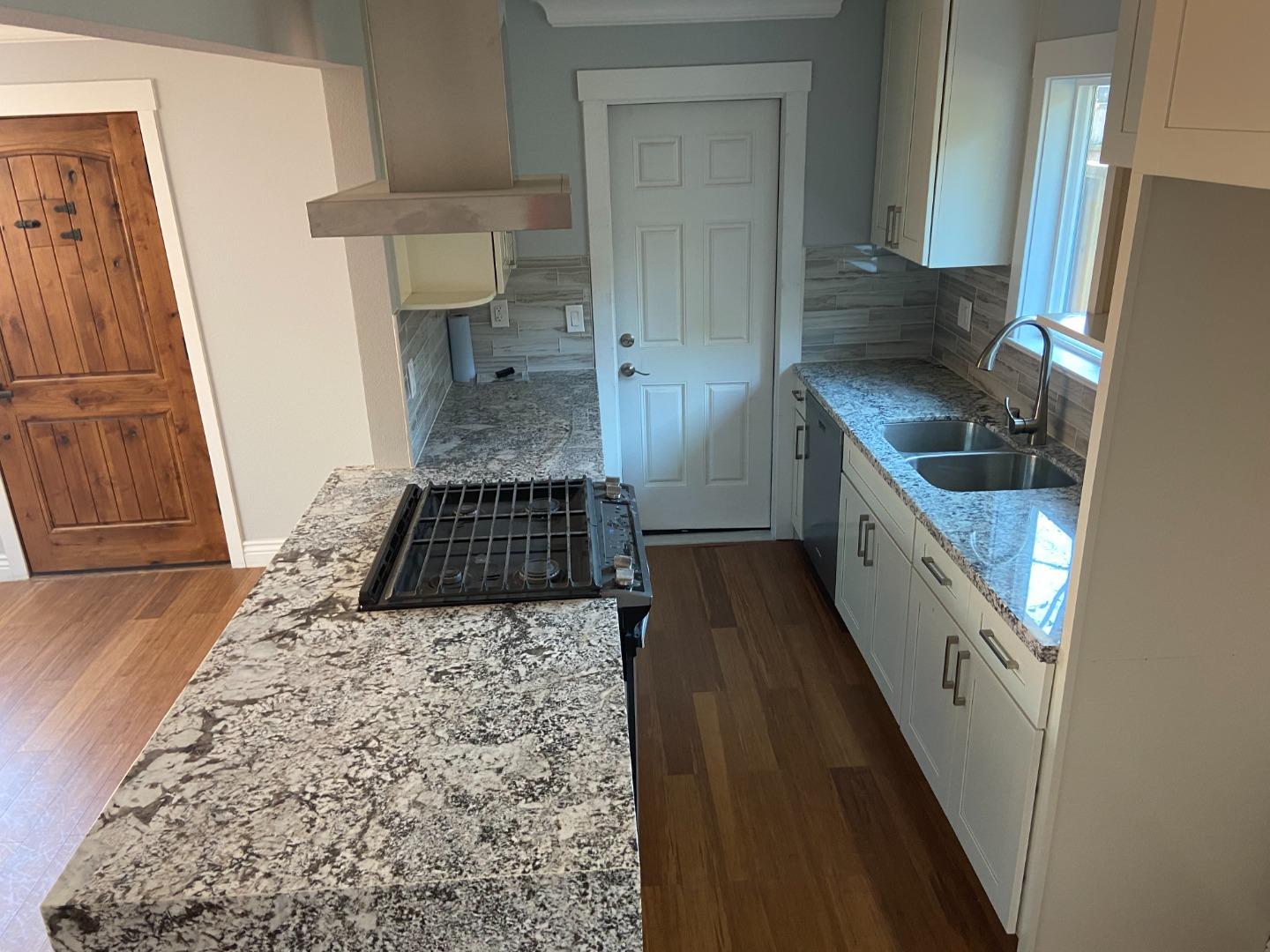 Detail Gallery Image 6 of 12 For 1133 Jervis Ave, East Palo Alto,  CA 94303 - 2 Beds | 1 Baths
