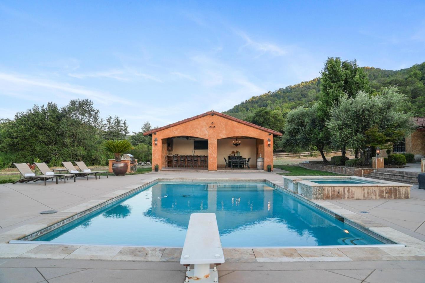Detail Gallery Image 46 of 64 For 12220 Heritage Way, Gilroy,  CA 95020 - 5 Beds | 4/2 Baths