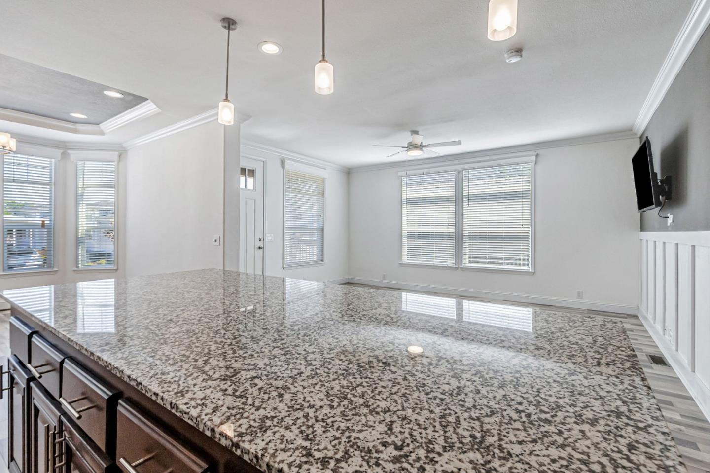 Detail Gallery Image 14 of 55 For 1220 Tasman Dr #128,  Sunnyvale,  CA 94089 - 3 Beds | 2 Baths