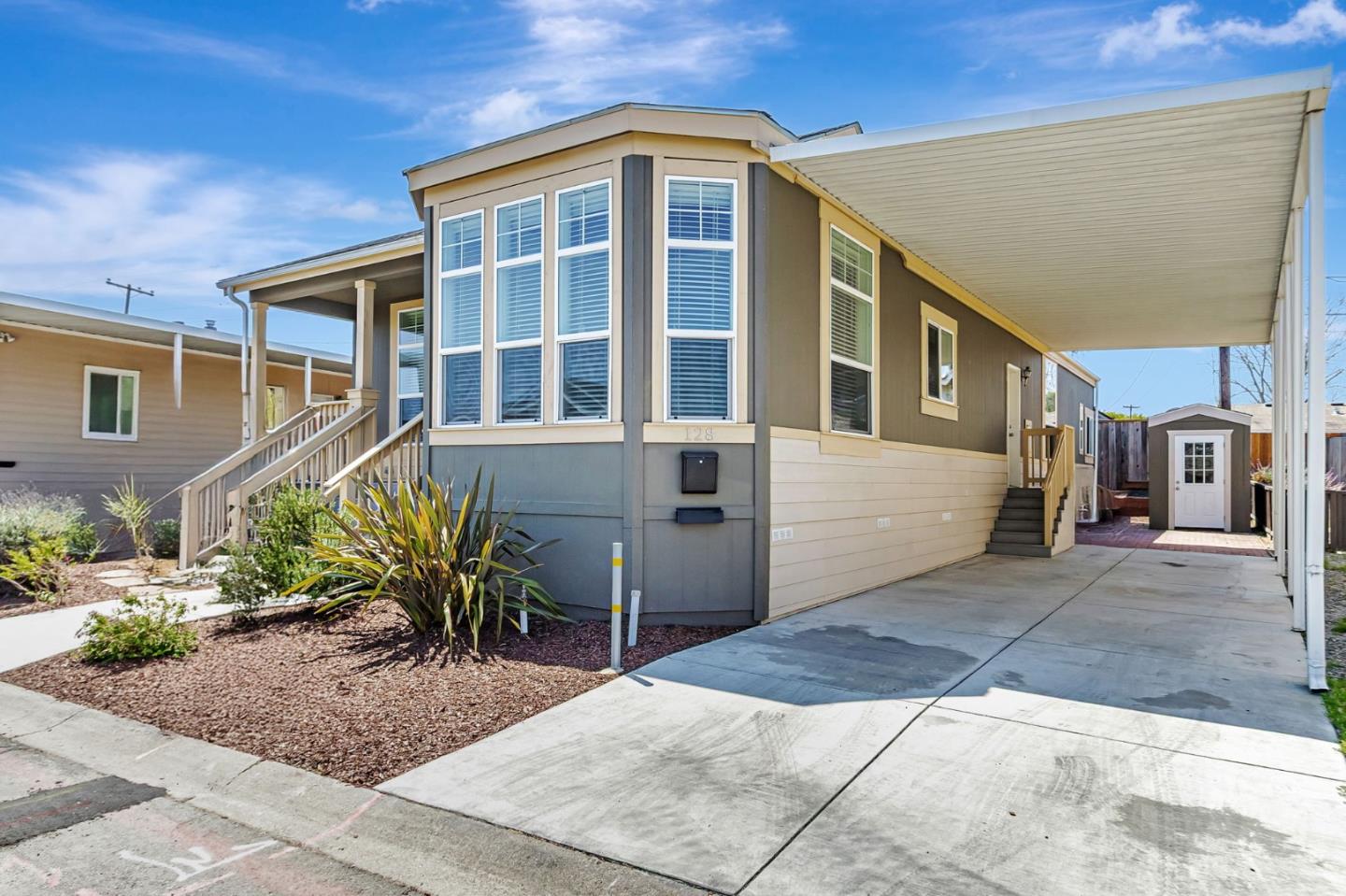 Detail Gallery Image 4 of 55 For 1220 Tasman Dr #128,  Sunnyvale,  CA 94089 - 3 Beds | 2 Baths