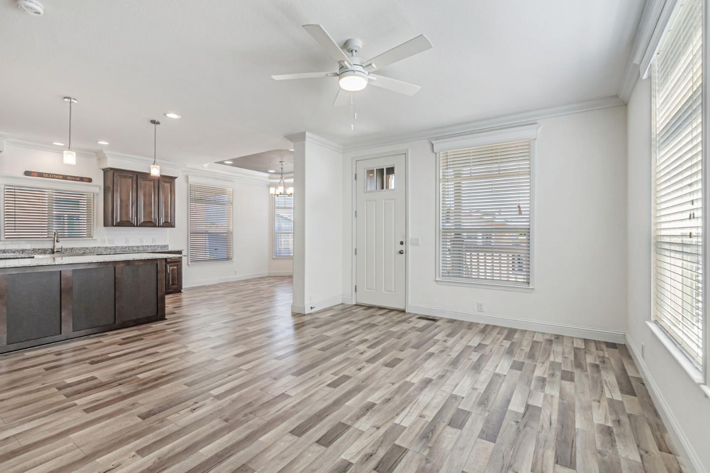 Detail Gallery Image 9 of 55 For 1220 Tasman Dr #128,  Sunnyvale,  CA 94089 - 3 Beds | 2 Baths