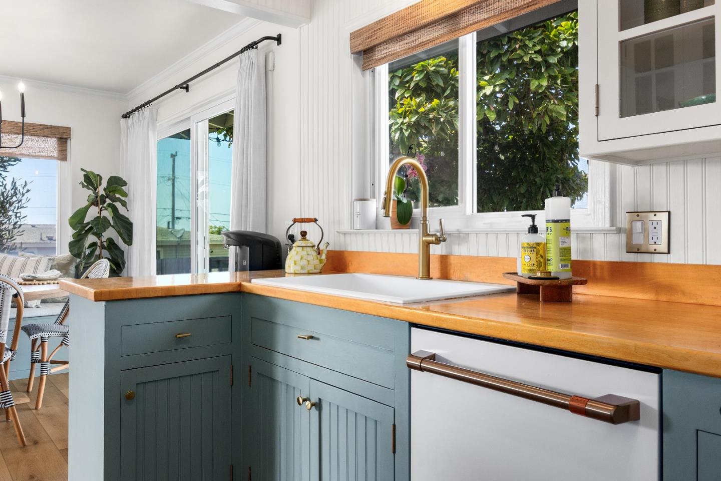Detail Gallery Image 8 of 52 For 1655 Ord Grove Ave, Seaside,  CA 93955 - 3 Beds | 2 Baths