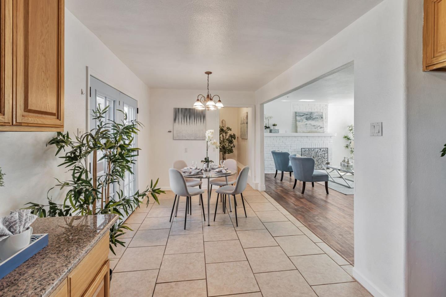 Detail Gallery Image 11 of 22 For 124 Cedar Ln, San Jose,  CA 95127 - 3 Beds | 2 Baths