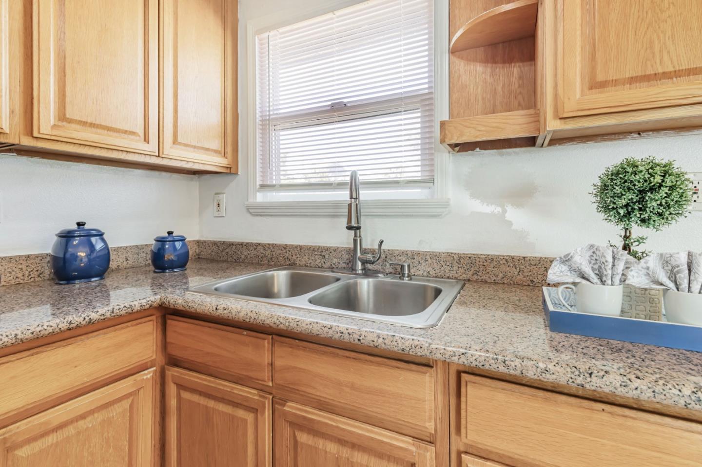 Detail Gallery Image 8 of 22 For 124 Cedar Ln, San Jose,  CA 95127 - 3 Beds | 2 Baths