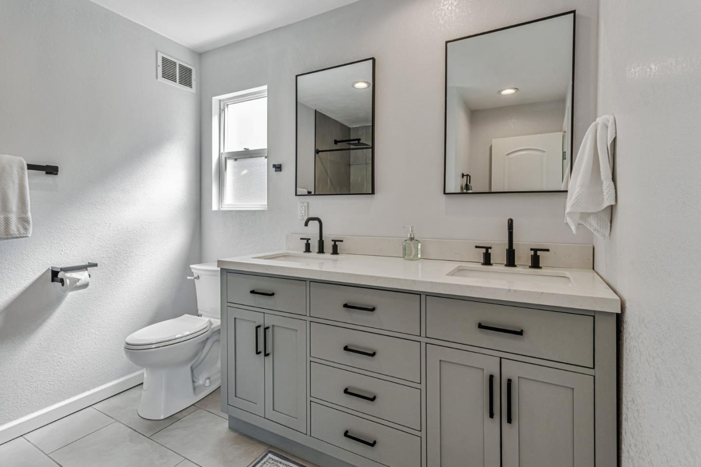 Detail Gallery Image 14 of 24 For 246 Castillon Way, San Jose,  CA 95119 - 4 Beds | 2 Baths