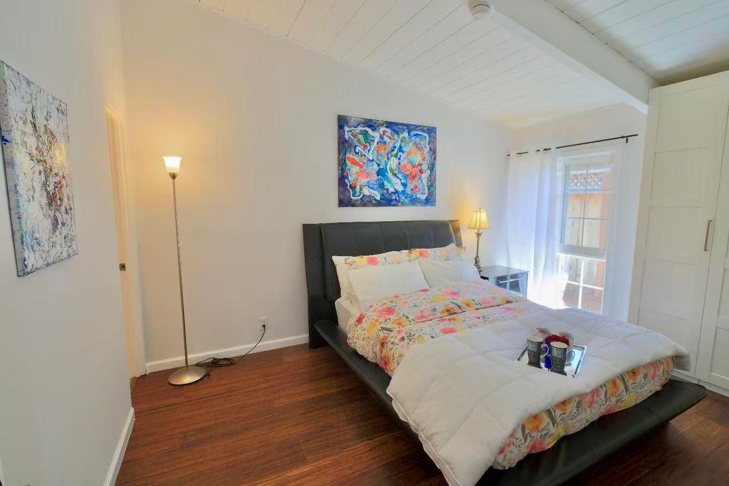 Detail Gallery Image 12 of 20 For 1351 Egret Dr, Sunnyvale,  CA 94087 - 4 Beds | 2/1 Baths