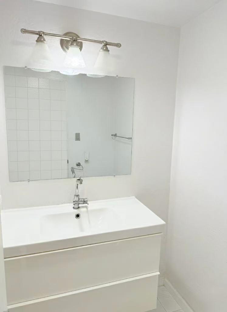 Detail Gallery Image 16 of 20 For 1351 Egret Dr, Sunnyvale,  CA 94087 - 4 Beds | 2/1 Baths