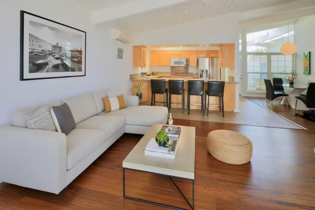 Detail Gallery Image 5 of 20 For 1351 Egret Dr, Sunnyvale,  CA 94087 - 4 Beds | 2/1 Baths