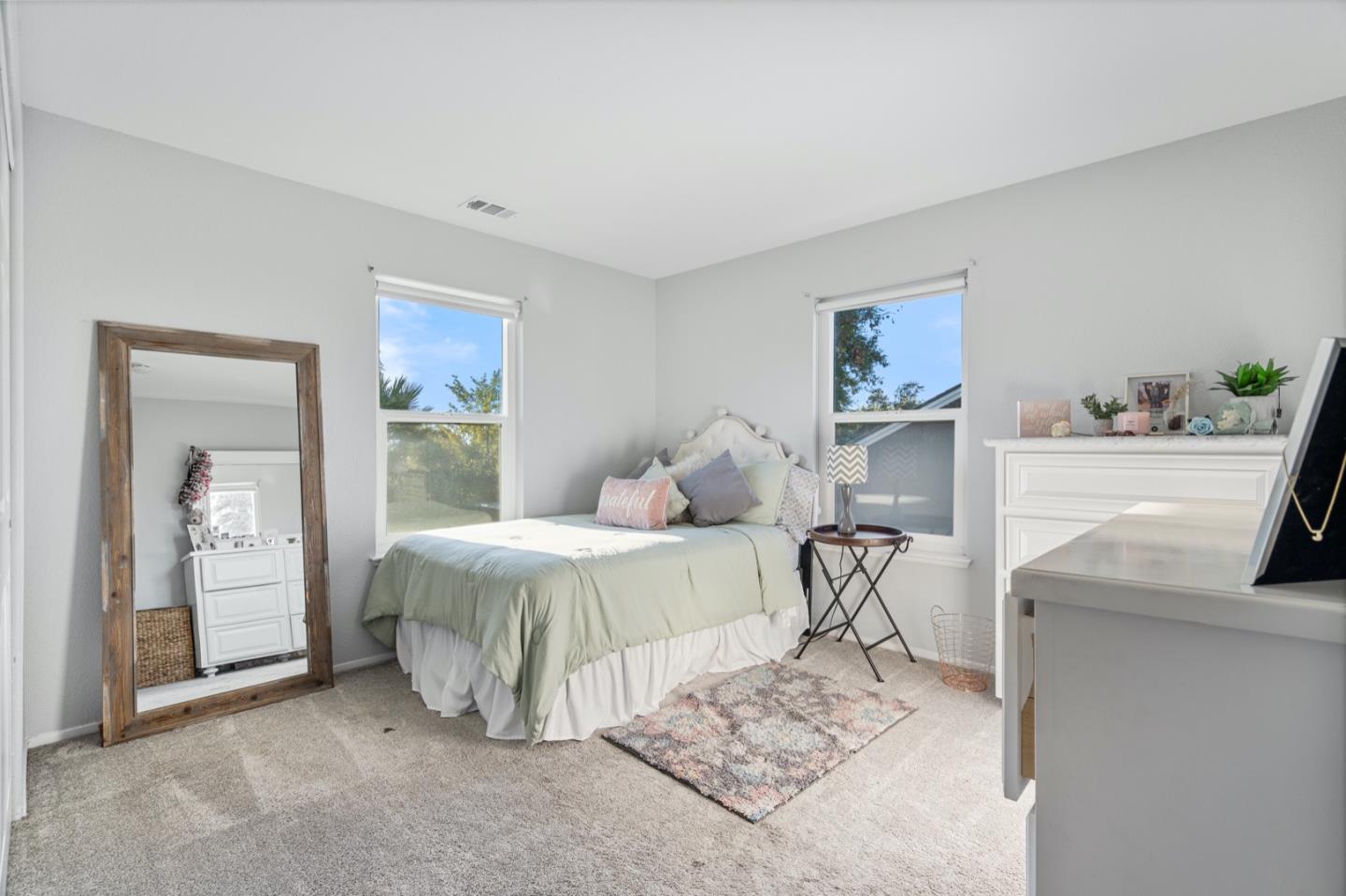 Detail Gallery Image 26 of 44 For 1090 Los Altos Dr, Hollister,  CA 95023 - 4 Beds | 2/1 Baths