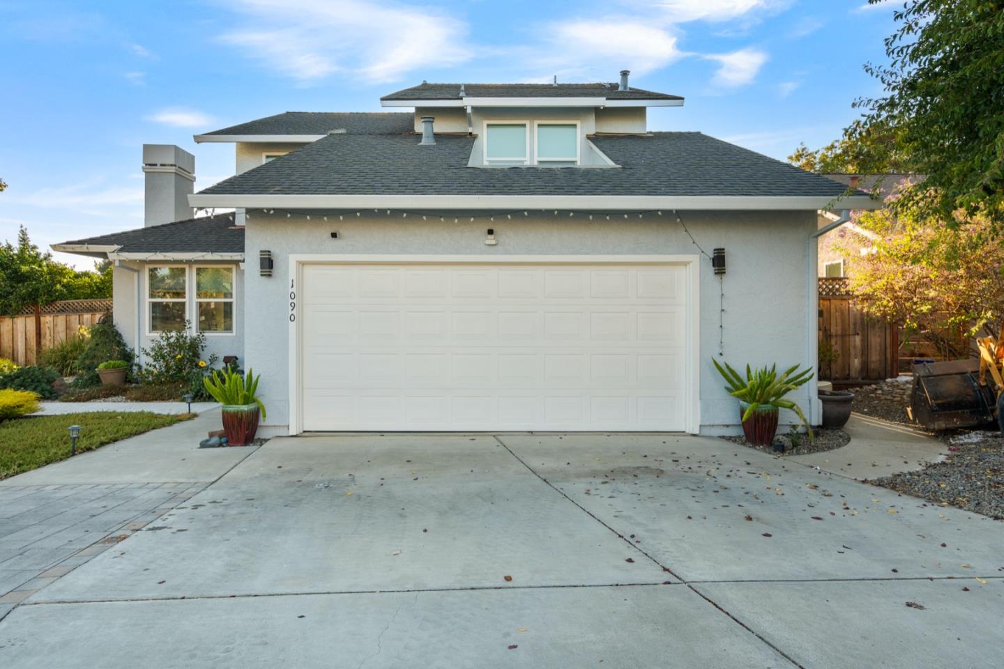 Detail Gallery Image 3 of 44 For 1090 Los Altos Dr, Hollister,  CA 95023 - 4 Beds | 2/1 Baths