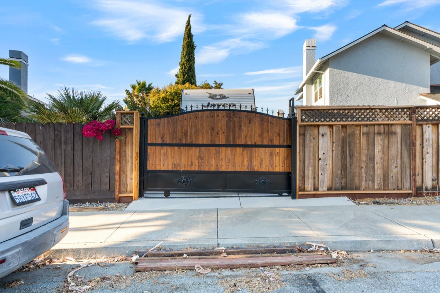 Detail Gallery Image 34 of 44 For 1090 Los Altos Dr, Hollister,  CA 95023 - 4 Beds | 2/1 Baths
