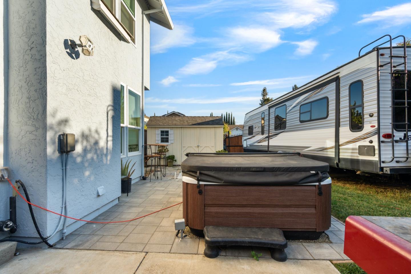 Detail Gallery Image 37 of 44 For 1090 Los Altos Dr, Hollister,  CA 95023 - 4 Beds | 2/1 Baths