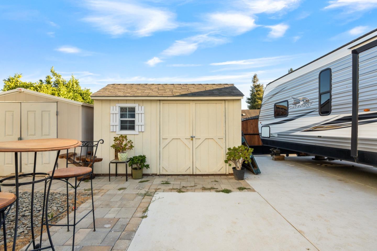 Detail Gallery Image 38 of 44 For 1090 Los Altos Dr, Hollister,  CA 95023 - 4 Beds | 2/1 Baths