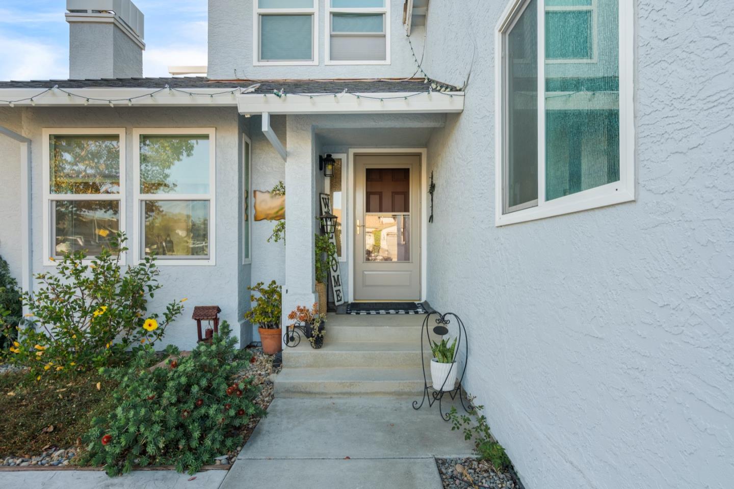 Detail Gallery Image 5 of 44 For 1090 Los Altos Dr, Hollister,  CA 95023 - 4 Beds | 2/1 Baths