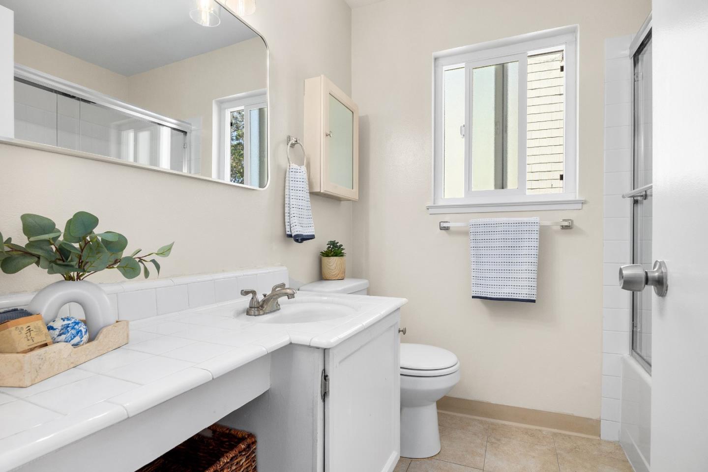 Detail Gallery Image 17 of 32 For 815 Balboa Ave #103,  Capitola,  CA 95010 - 2 Beds | 1/1 Baths