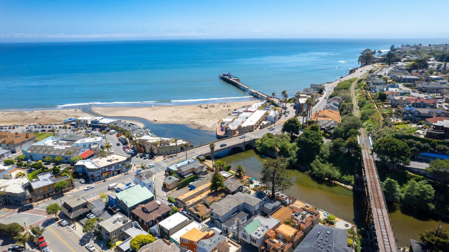 Detail Gallery Image 30 of 32 For 815 Balboa Ave #103,  Capitola,  CA 95010 - 2 Beds | 1/1 Baths