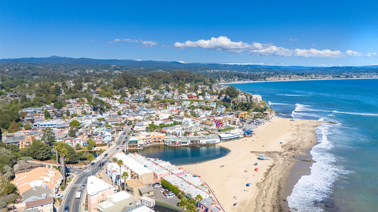 Detail Gallery Image 32 of 32 For 815 Balboa Ave #103,  Capitola,  CA 95010 - 2 Beds | 1/1 Baths