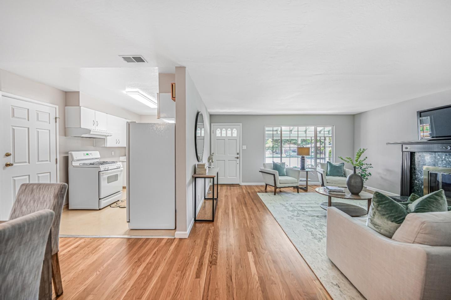 Detail Gallery Image 12 of 19 For 1654 Alison Ave, Mountain View,  CA 94040 - 3 Beds | 2 Baths