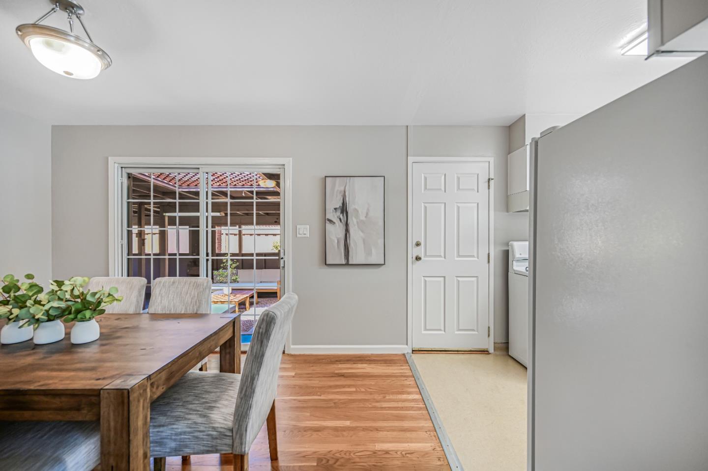 Detail Gallery Image 13 of 19 For 1654 Alison Ave, Mountain View,  CA 94040 - 3 Beds | 2 Baths