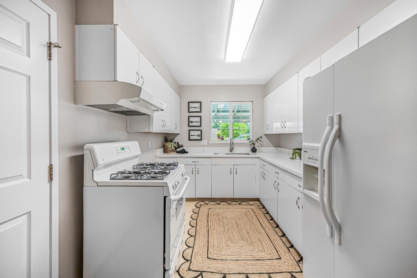 Detail Gallery Image 16 of 19 For 1654 Alison Ave, Mountain View,  CA 94040 - 3 Beds | 2 Baths