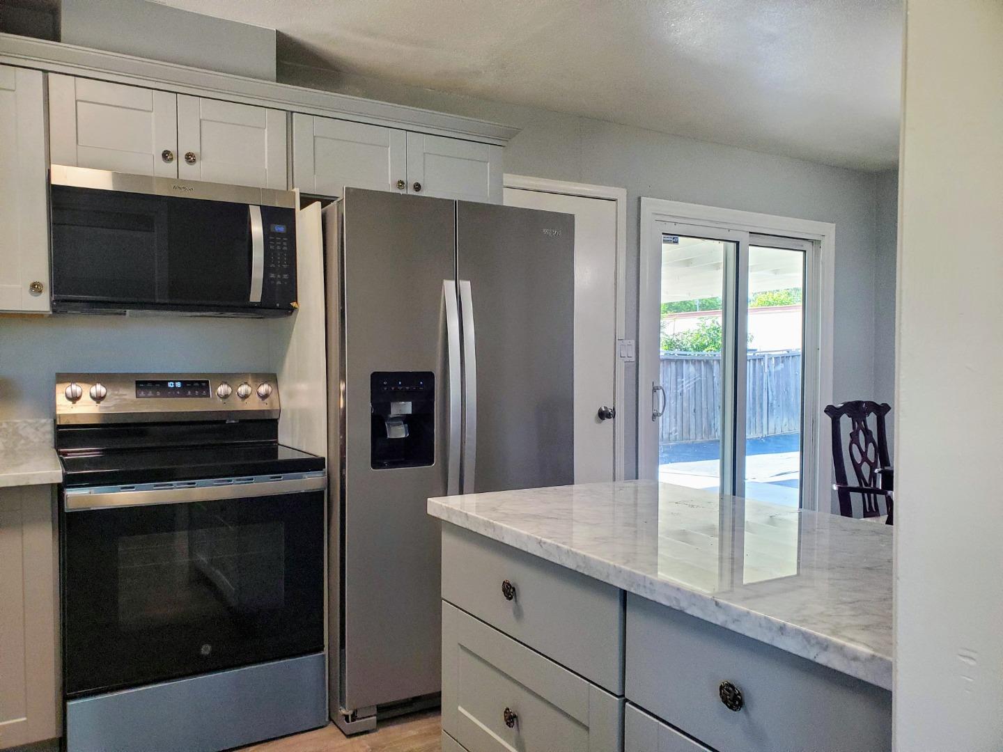 Detail Gallery Image 7 of 13 For 2931 Remington Way, San Jose,  CA 95148 - 3 Beds | 2 Baths