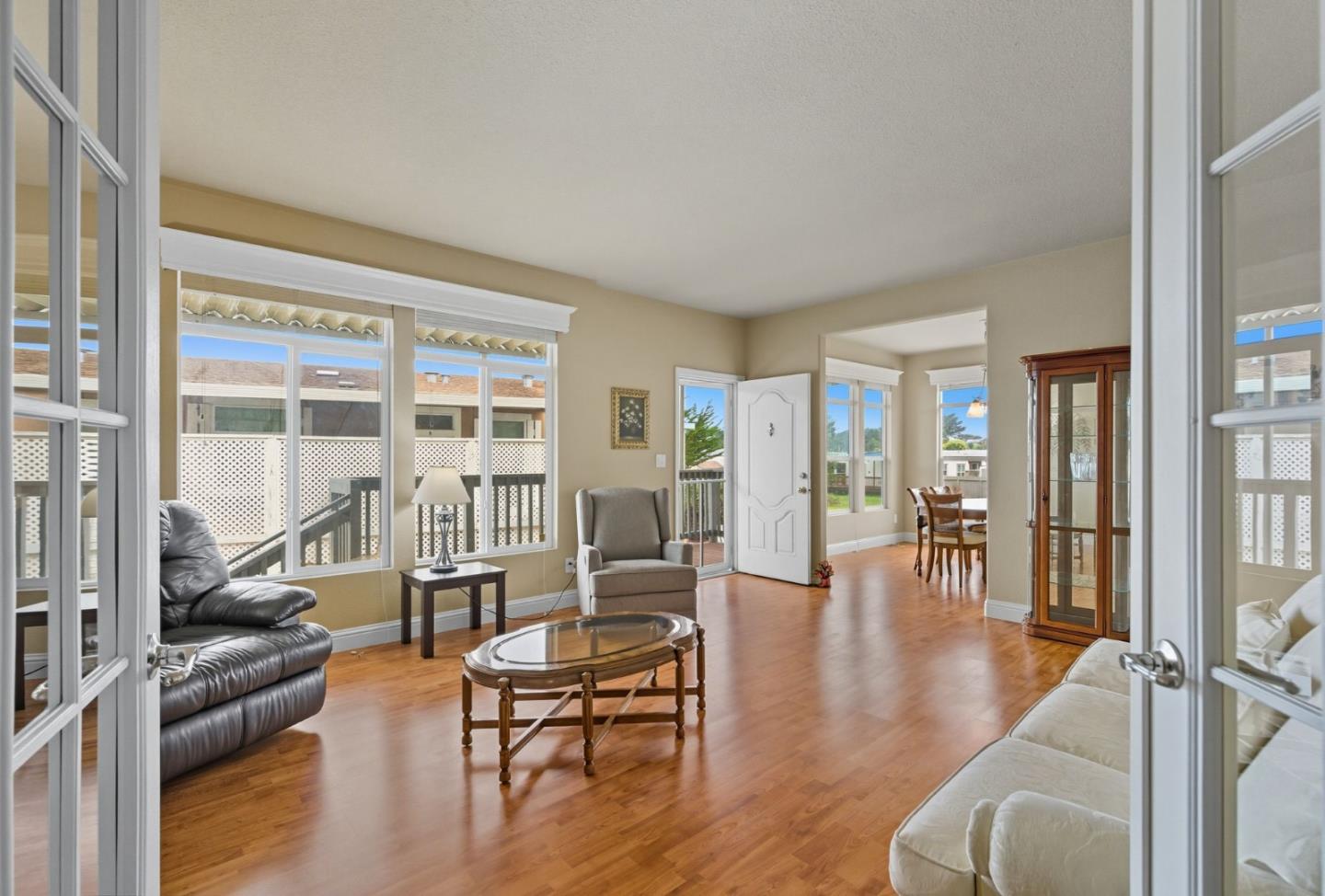 Detail Gallery Image 5 of 14 For 84 Creekside #84,  Half Moon Bay,  CA 94019 - 3 Beds | 2 Baths