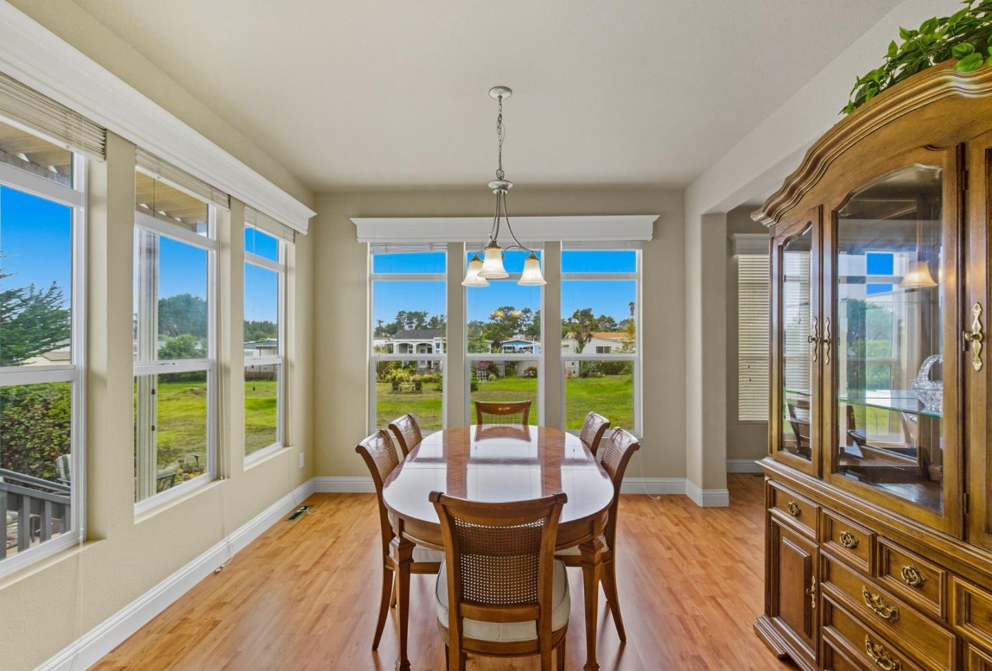 Detail Gallery Image 6 of 14 For 84 Creekside #84,  Half Moon Bay,  CA 94019 - 3 Beds | 2 Baths