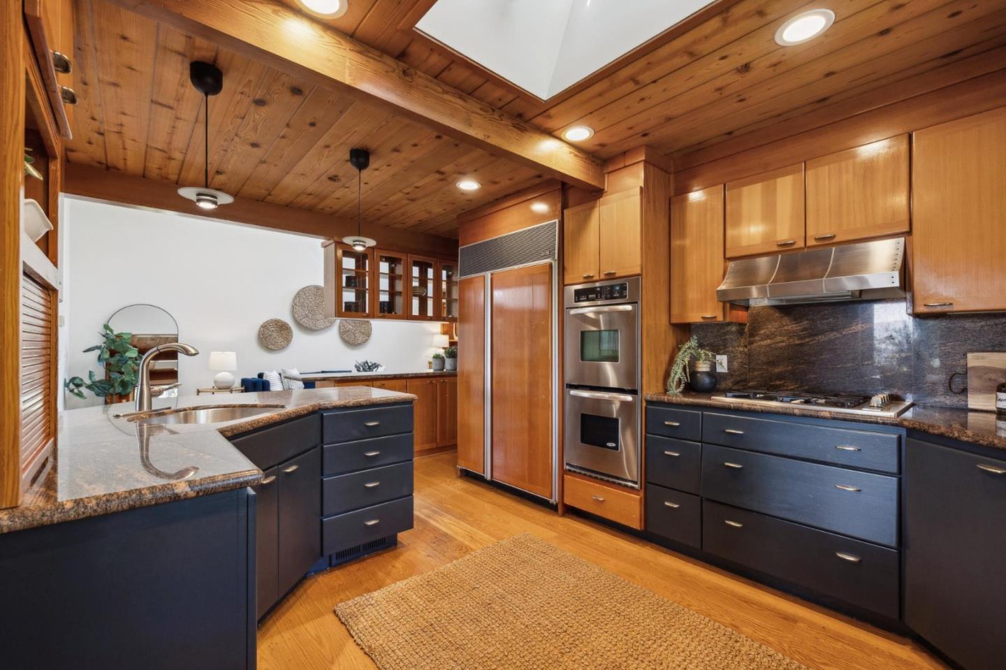 Detail Gallery Image 12 of 36 For 12675 La Cresta Dr, Los Altos Hills,  CA 94022 - 4 Beds | 3 Baths