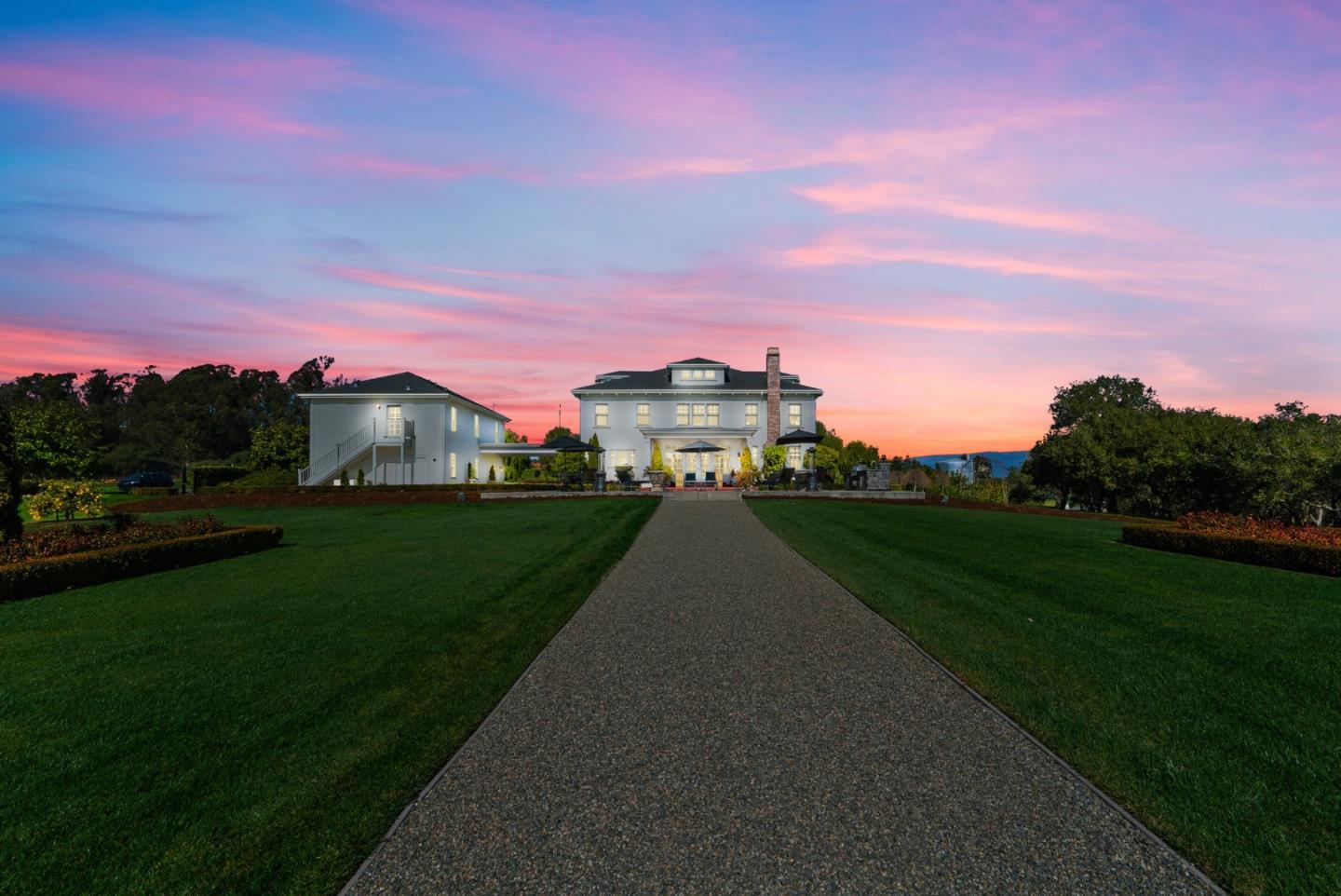 Detail Gallery Image 10 of 95 For 155 Scarlet Ct, Watsonville,  CA 95076 - 4 Beds | 3/1 Baths