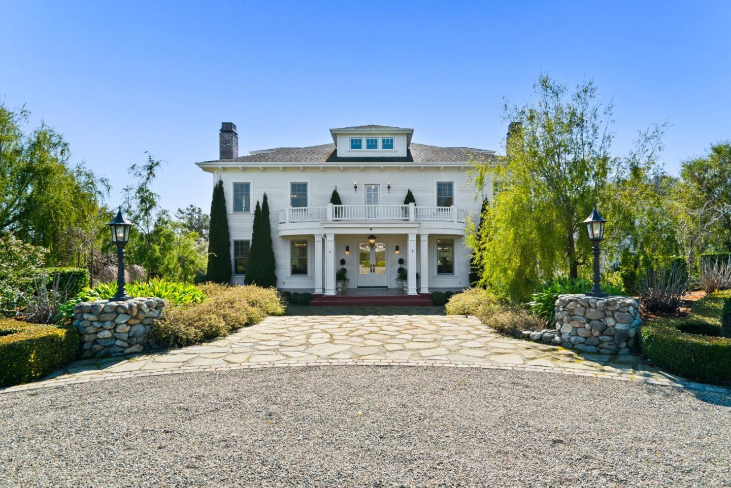 Detail Gallery Image 15 of 95 For 155 Scarlet Ct, Watsonville,  CA 95076 - 4 Beds | 3/1 Baths