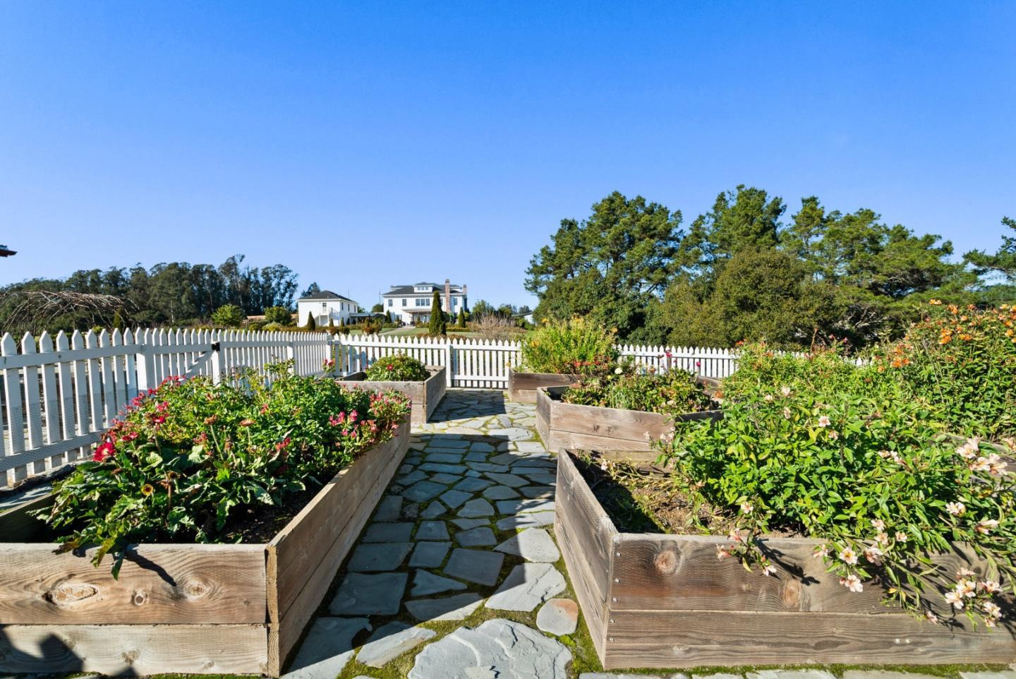 Detail Gallery Image 75 of 95 For 155 Scarlet Ct, Watsonville,  CA 95076 - 4 Beds | 3/1 Baths