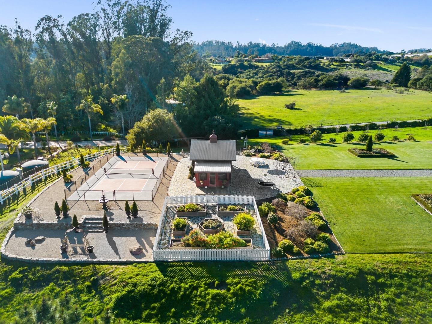 Detail Gallery Image 81 of 95 For 155 Scarlet Ct, Watsonville,  CA 95076 - 4 Beds | 3/1 Baths