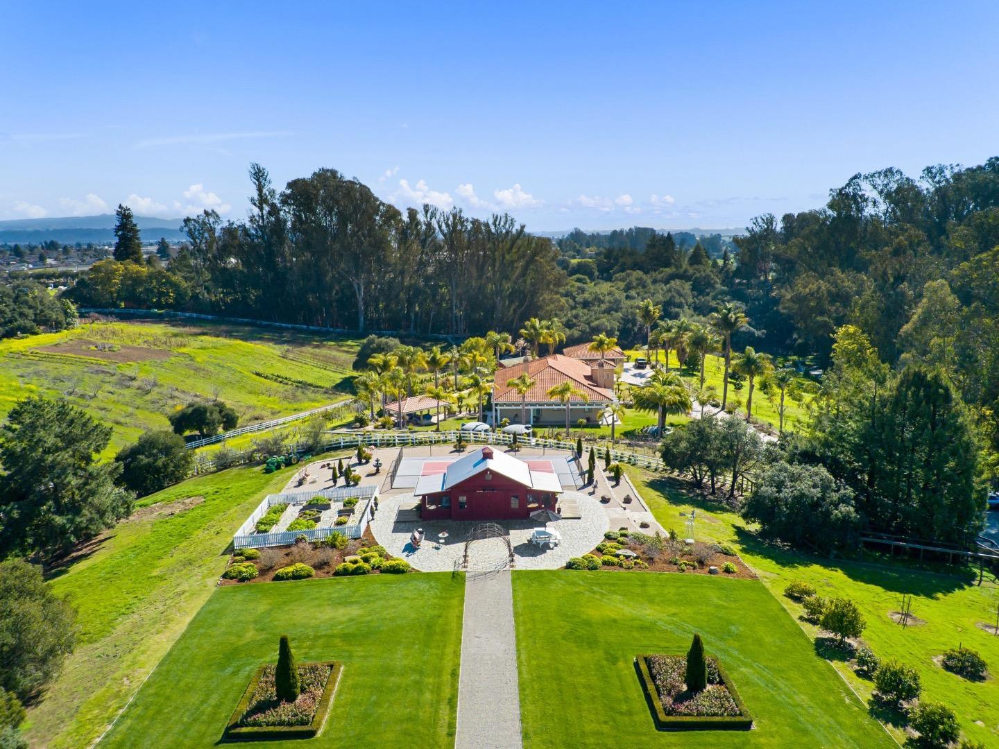 Detail Gallery Image 82 of 95 For 155 Scarlet Ct, Watsonville,  CA 95076 - 4 Beds | 3/1 Baths