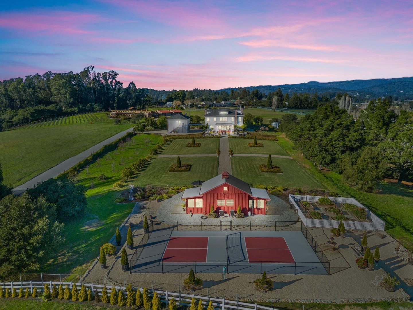 Detail Gallery Image 90 of 95 For 155 Scarlet Ct, Watsonville,  CA 95076 - 4 Beds | 3/1 Baths