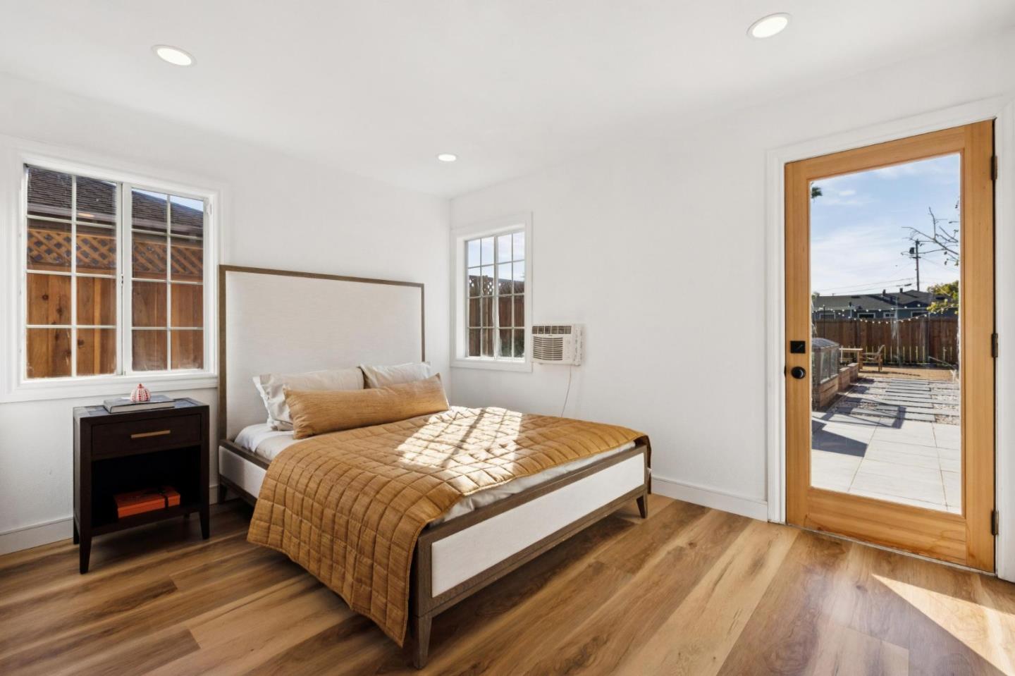 Detail Gallery Image 11 of 27 For 1257 Laurel Ave, East Palo Alto,  CA 94303 - 3 Beds | 2 Baths