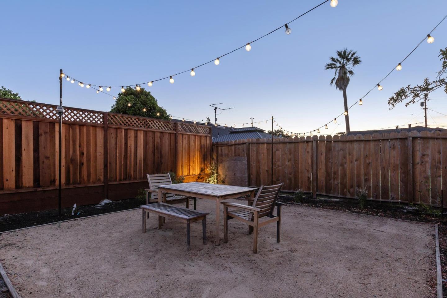 Detail Gallery Image 24 of 27 For 1257 Laurel Ave, East Palo Alto,  CA 94303 - 3 Beds | 2 Baths