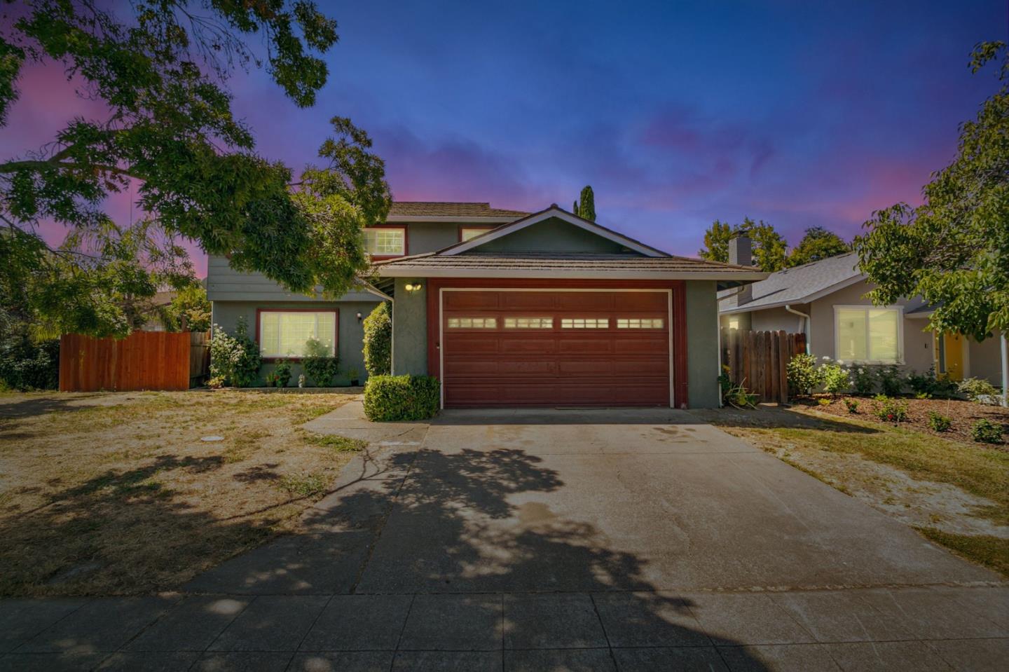 Detail Gallery Image 2 of 39 For 1299 Fallen Leaf Dr, Milpitas,  CA 95035 - 4 Beds | 2/1 Baths