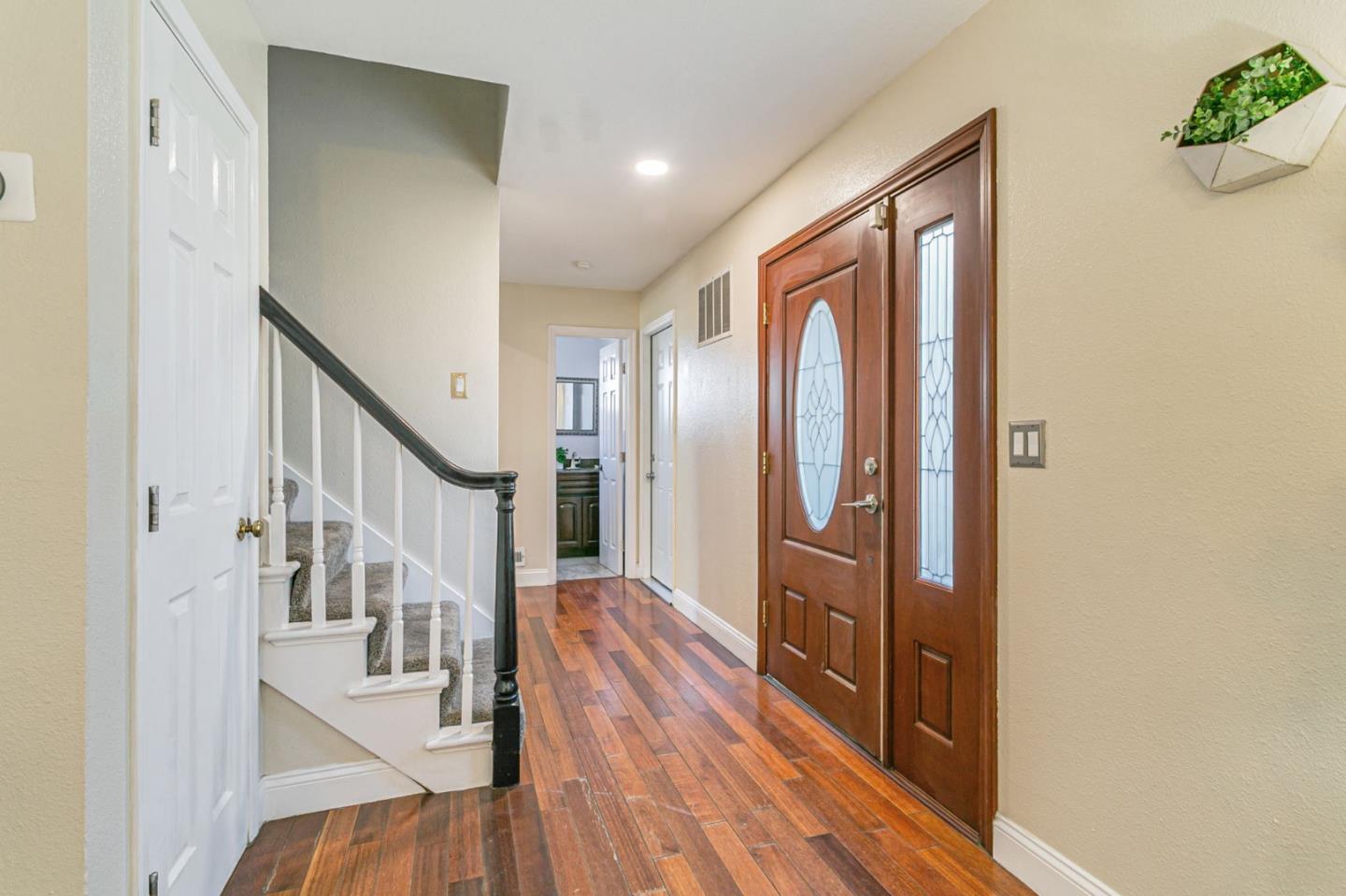 Detail Gallery Image 3 of 39 For 1299 Fallen Leaf Dr, Milpitas,  CA 95035 - 4 Beds | 2/1 Baths