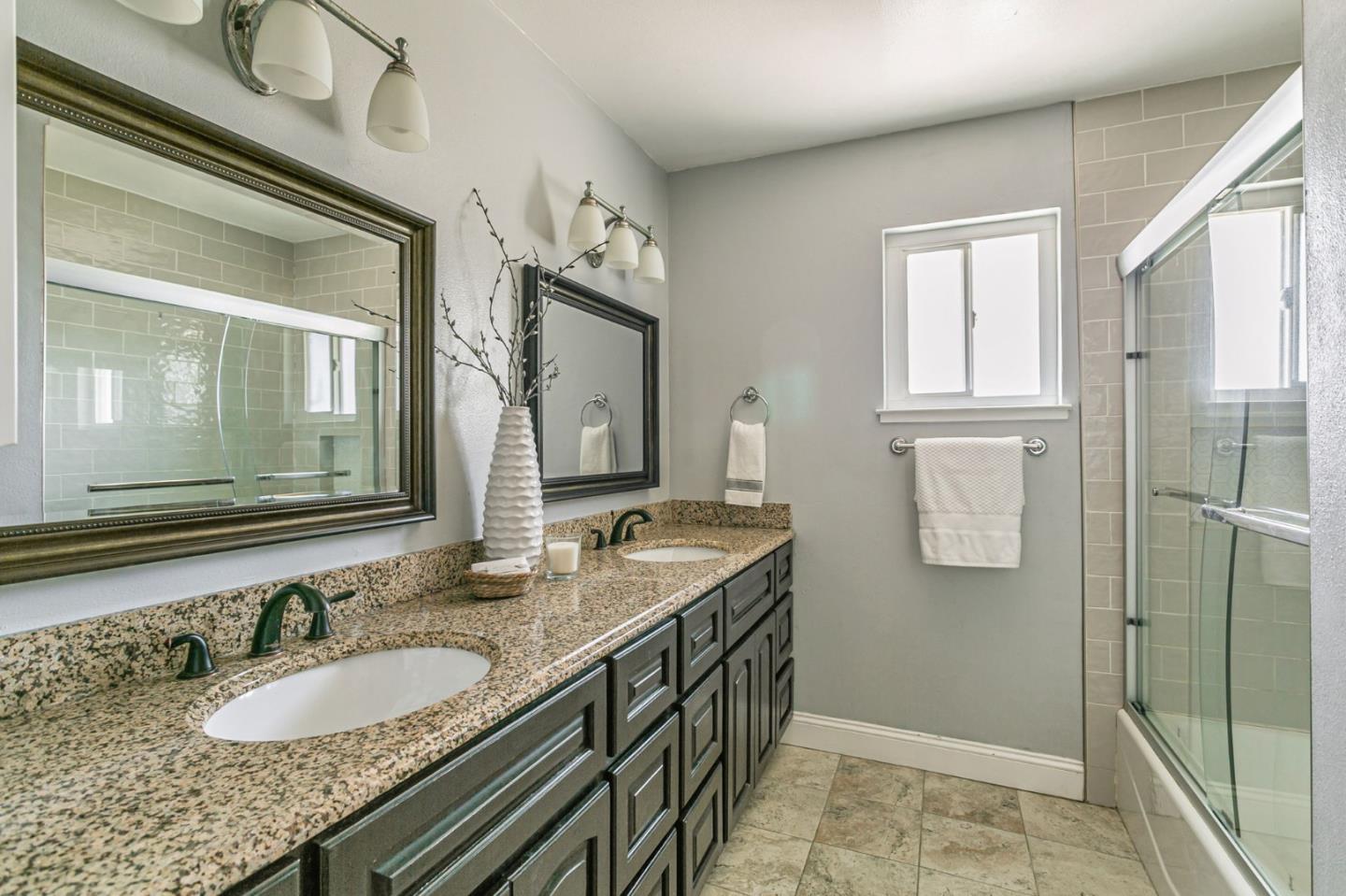 Detail Gallery Image 30 of 39 For 1299 Fallen Leaf Dr, Milpitas,  CA 95035 - 4 Beds | 2/1 Baths