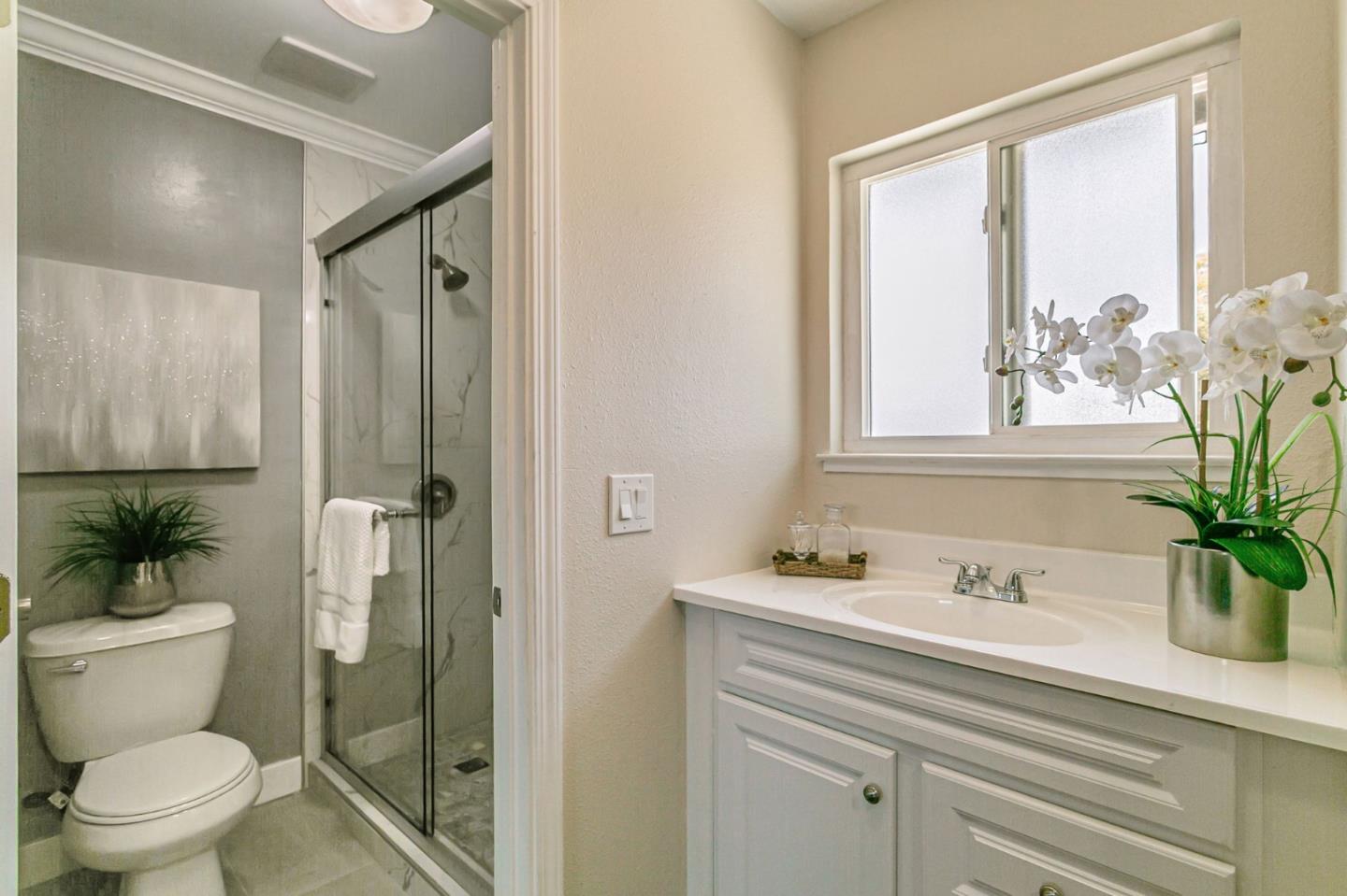 Detail Gallery Image 34 of 39 For 1299 Fallen Leaf Dr, Milpitas,  CA 95035 - 4 Beds | 2/1 Baths