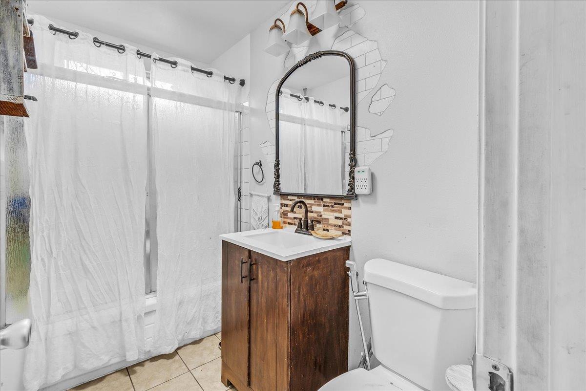 Detail Gallery Image 12 of 22 For 730 Los Coches Ave, Salinas,  CA 93906 - 3 Beds | 1/1 Baths