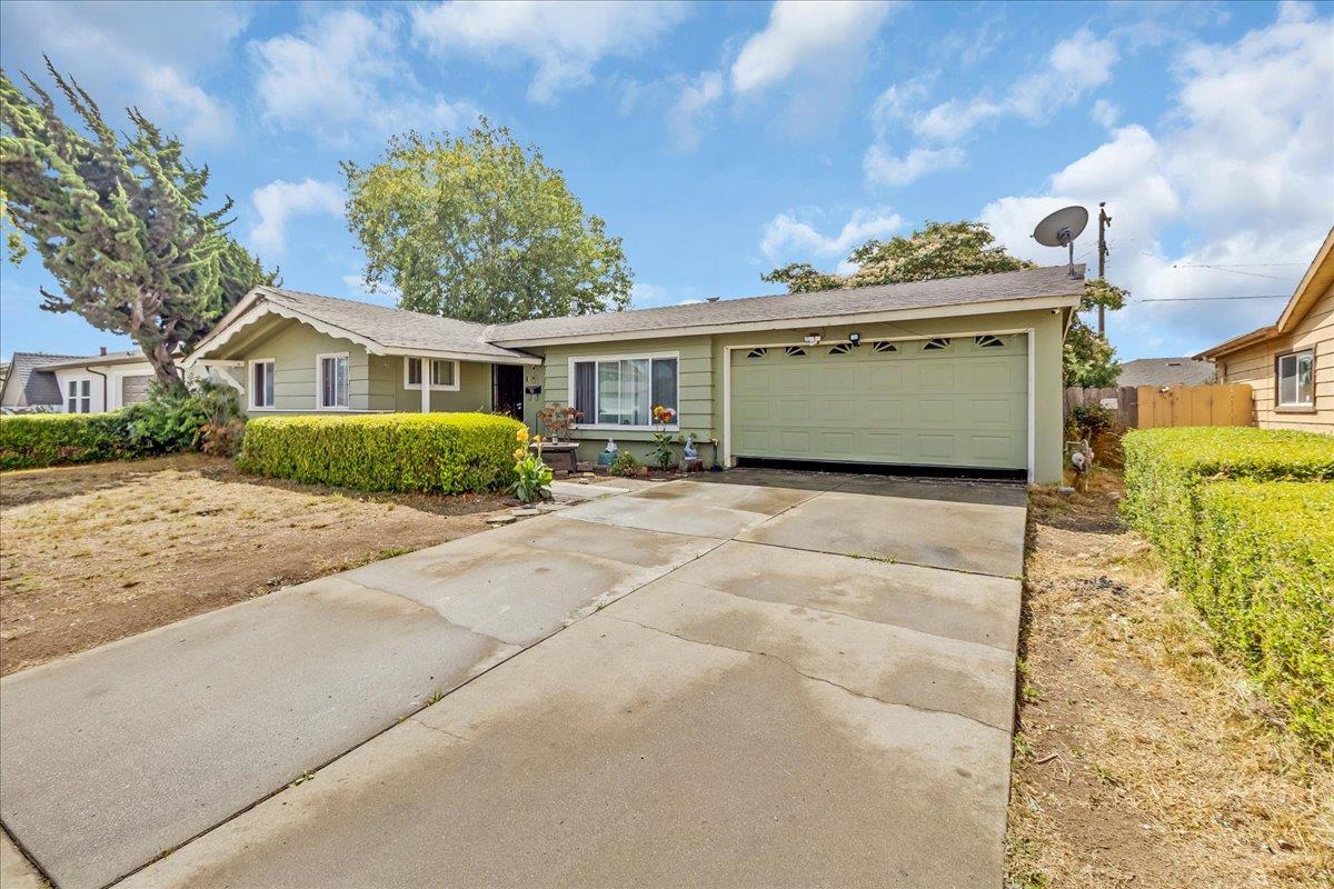 Detail Gallery Image 3 of 22 For 730 Los Coches Ave, Salinas,  CA 93906 - 3 Beds | 1/1 Baths