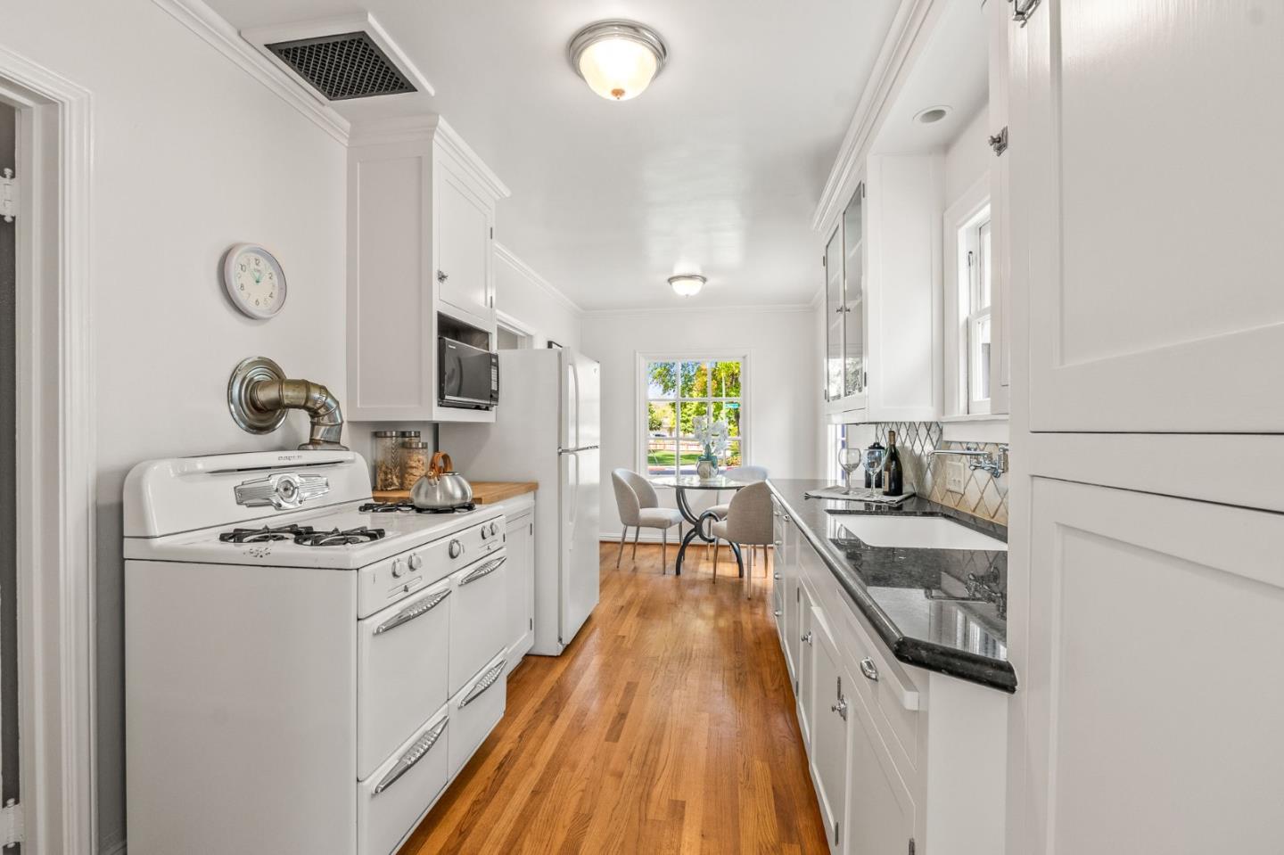 Detail Gallery Image 11 of 42 For 910 Pine Ave, San Jose,  CA 95125 - 2 Beds | 1 Baths