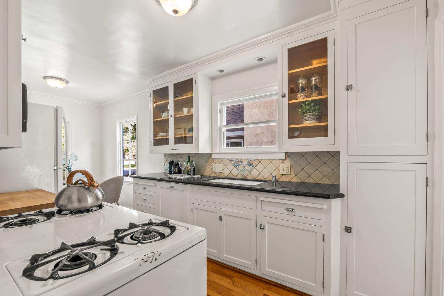 Detail Gallery Image 12 of 42 For 910 Pine Ave, San Jose,  CA 95125 - 2 Beds | 1 Baths