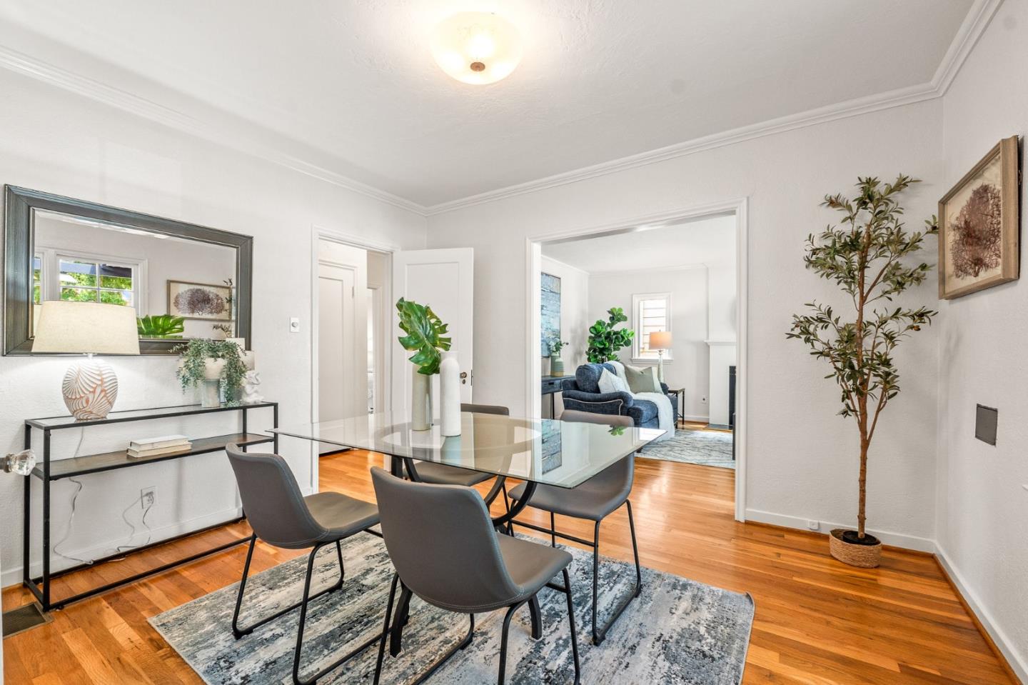 Detail Gallery Image 8 of 42 For 910 Pine Ave, San Jose,  CA 95125 - 2 Beds | 1 Baths