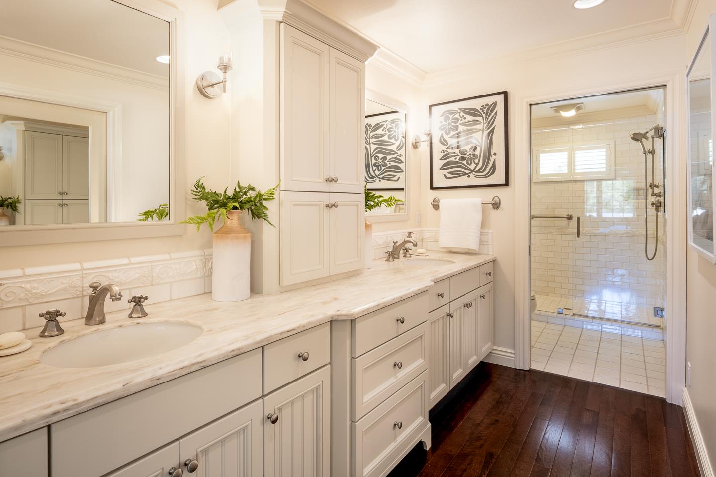 Detail Gallery Image 9 of 14 For 2424 Sharon Oaks Dr, Menlo Park,  CA 94025 - 3 Beds | 2/1 Baths
