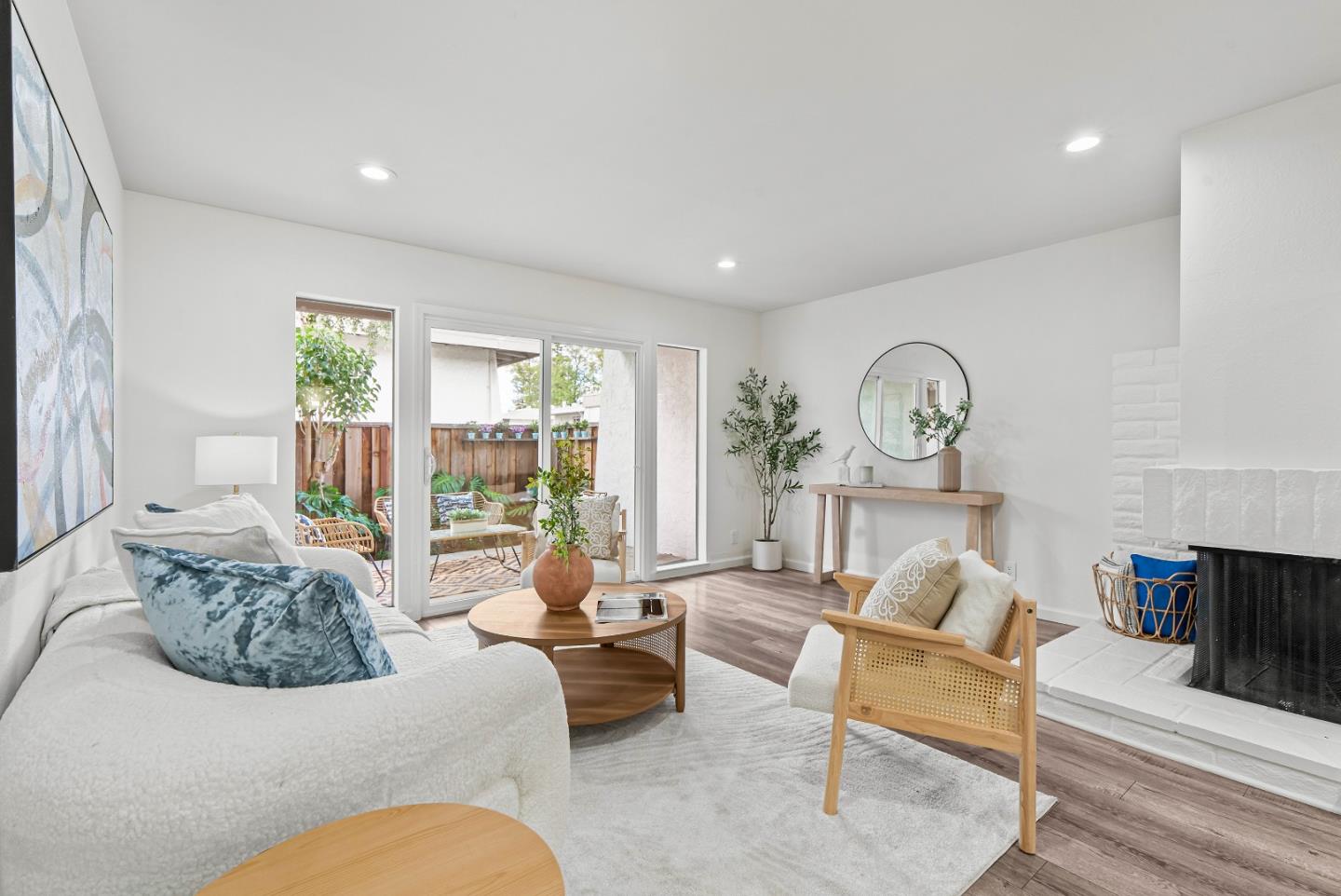Detail Gallery Image 4 of 41 For 10359 Mary Ave, Cupertino,  CA 95014 - 2 Beds | 1/1 Baths