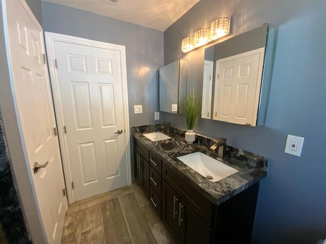 Detail Gallery Image 12 of 13 For 3910 Oak Hill Rd, Oakland,  CA 94605 - 3 Beds | 2 Baths